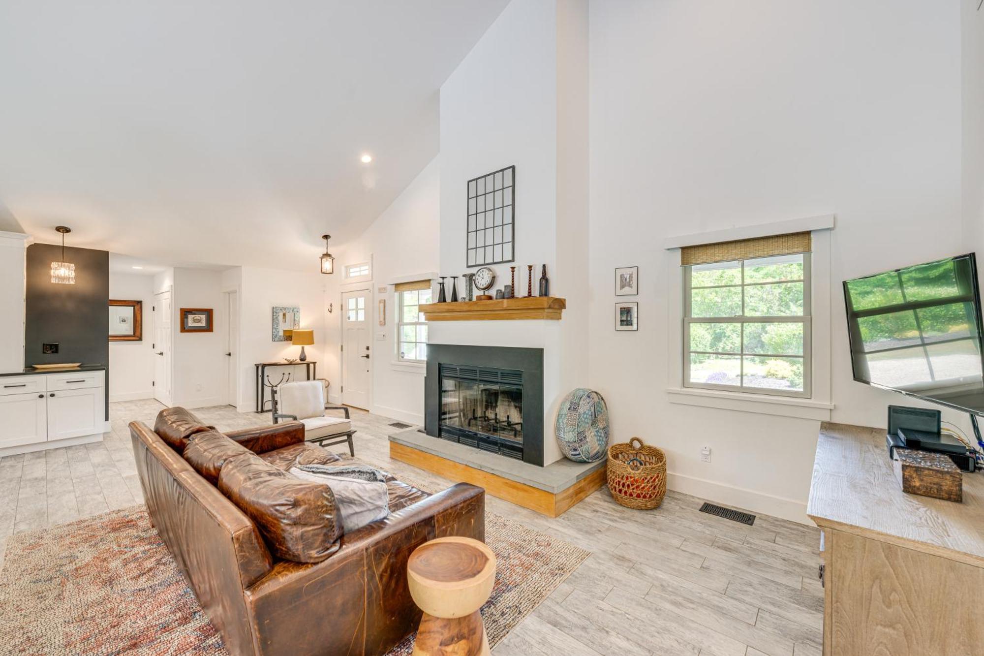 Distinctive Hamptons Home With Pool Near Bay, Ocean Hampton Bays Ngoại thất bức ảnh