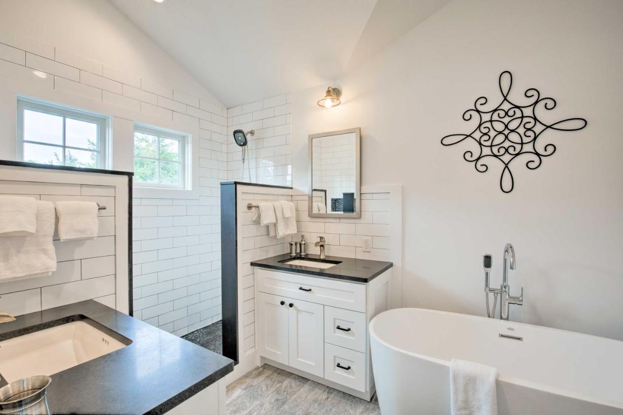 Distinctive Hamptons Home With Pool Near Bay, Ocean Hampton Bays Ngoại thất bức ảnh